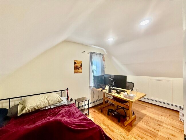 Building Photo - 207 Whitwell St