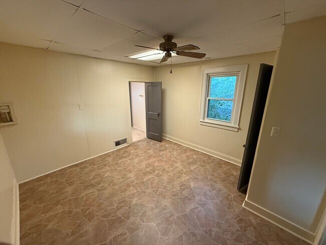 Building Photo - 4903 N Galena Rd