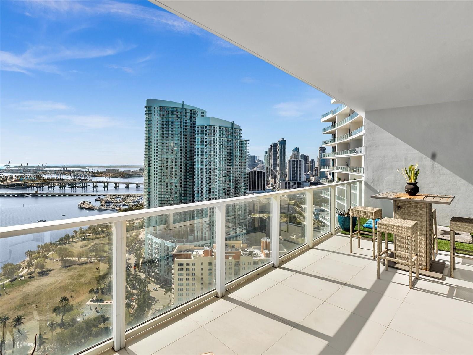 Building Photo - 2020 N Bayshore Dr