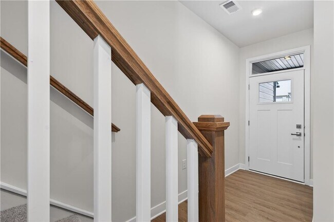 Building Photo - 325 Enchanted Ct