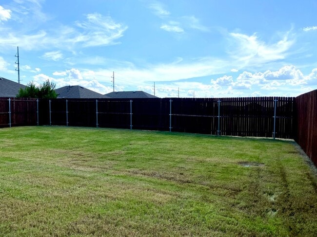 Building Photo - 5111 Knob Hl Dr