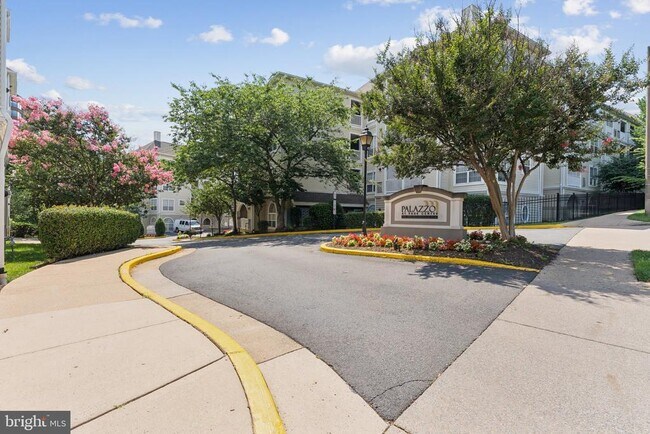 Building Photo - 4561 Strutfield Ln