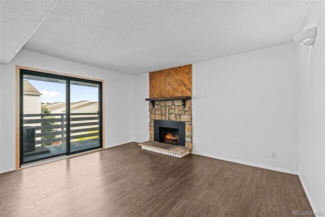 Building Photo - Metro Denver Condo with all the amenities