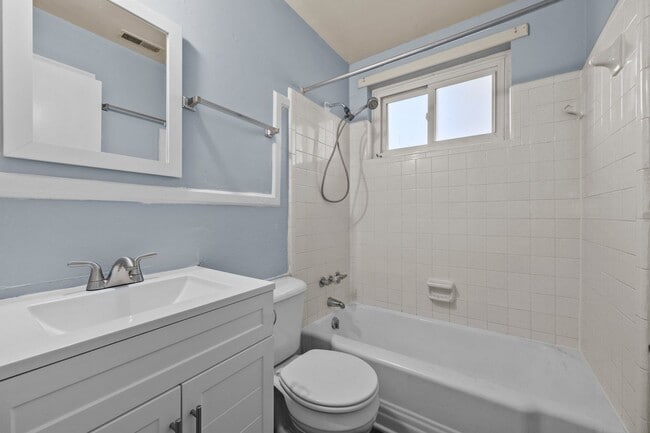 Building Photo - Welcome to Richlands Avenue!