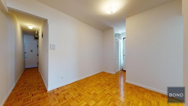 Building Photo - 164 Mott St
