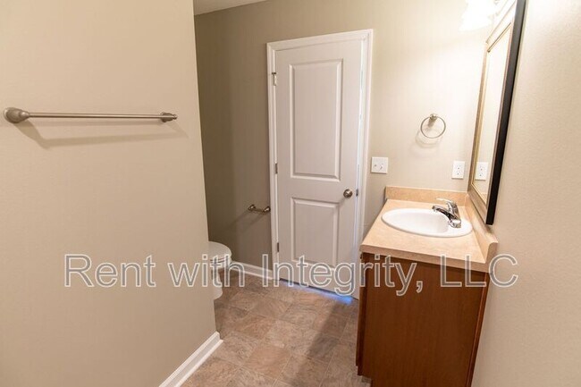 Building Photo - 2200 Del Carmel Way