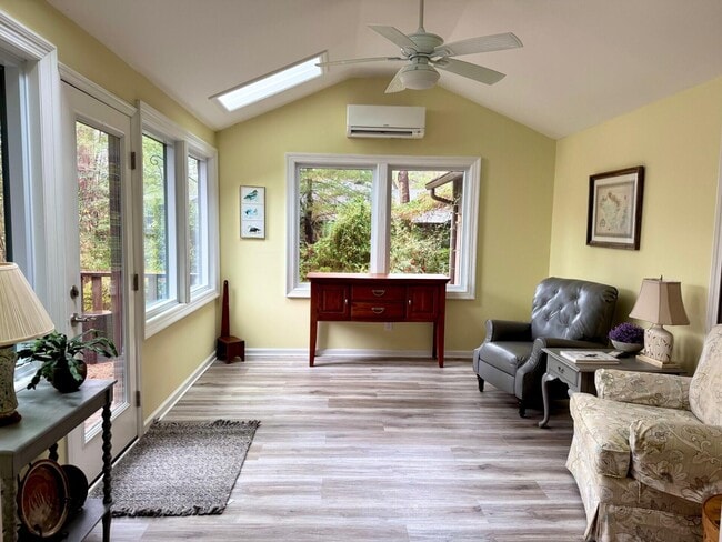 Building Photo - 4 St Andrews Way