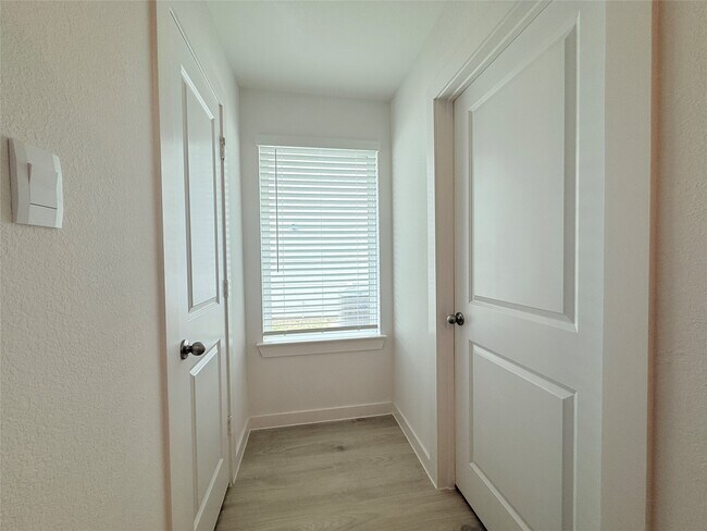 Building Photo - 30714 Wicklow Gdns Dr