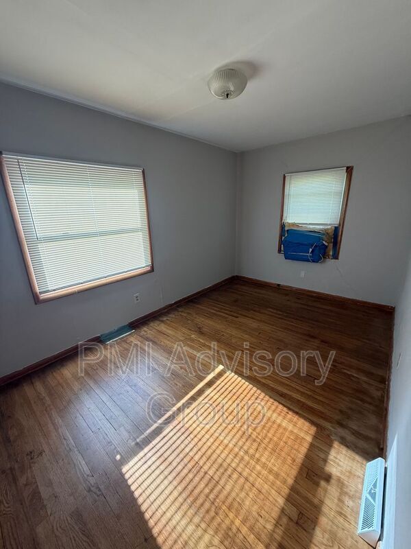 Building Photo - 2347 SE Pennsylvania Ave