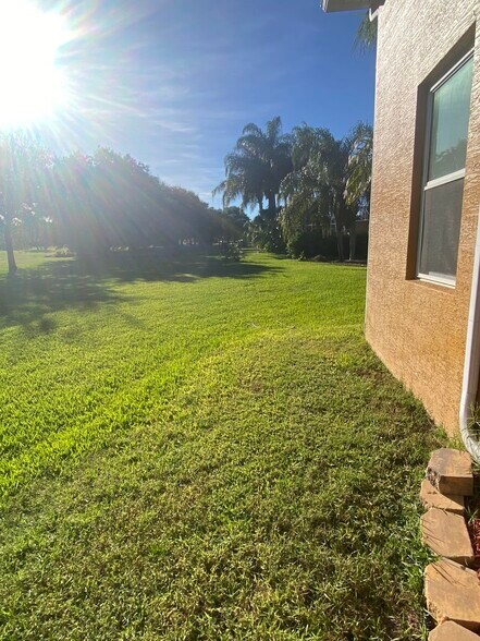 Building Photo - 628 Hills Blvd