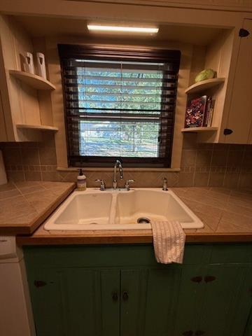 Building Photo - 909 S Brown Ave