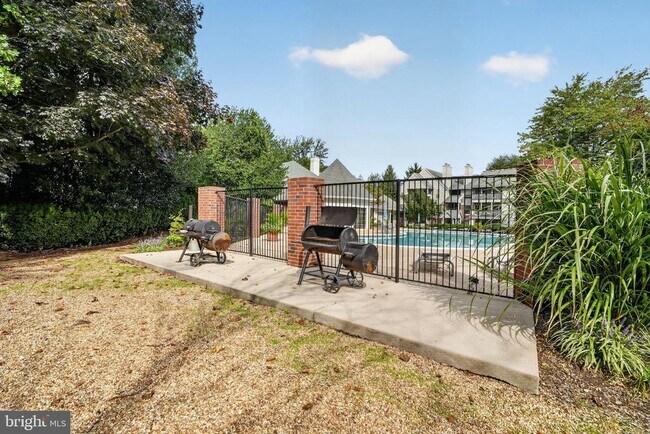 Building Photo - 12160 Penderview Ln