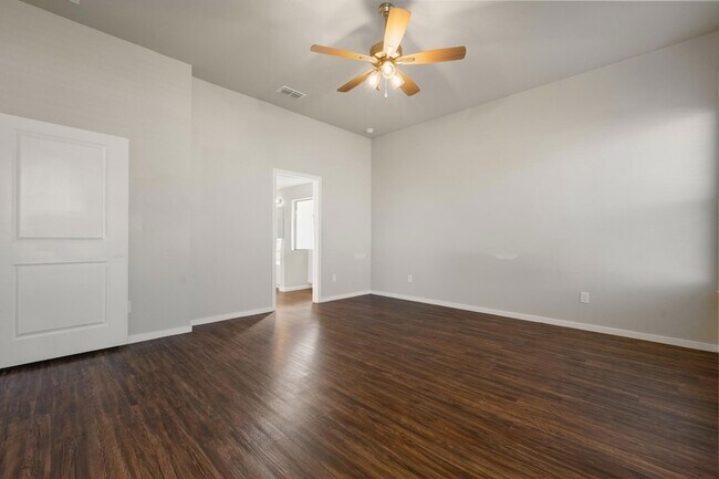 Building Photo - 2107 Kirksey Ave