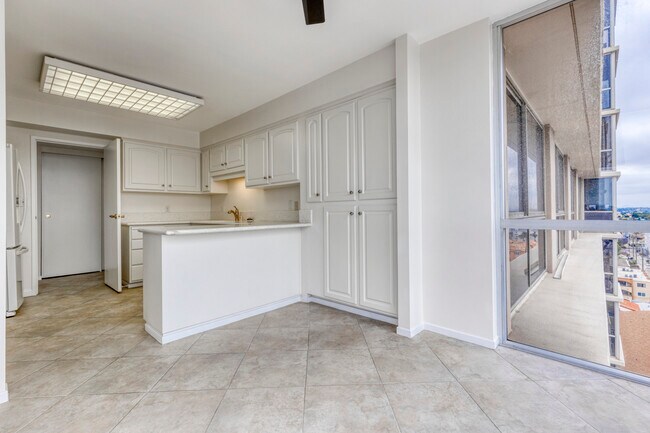 Kitchen - 3535 1st Ave