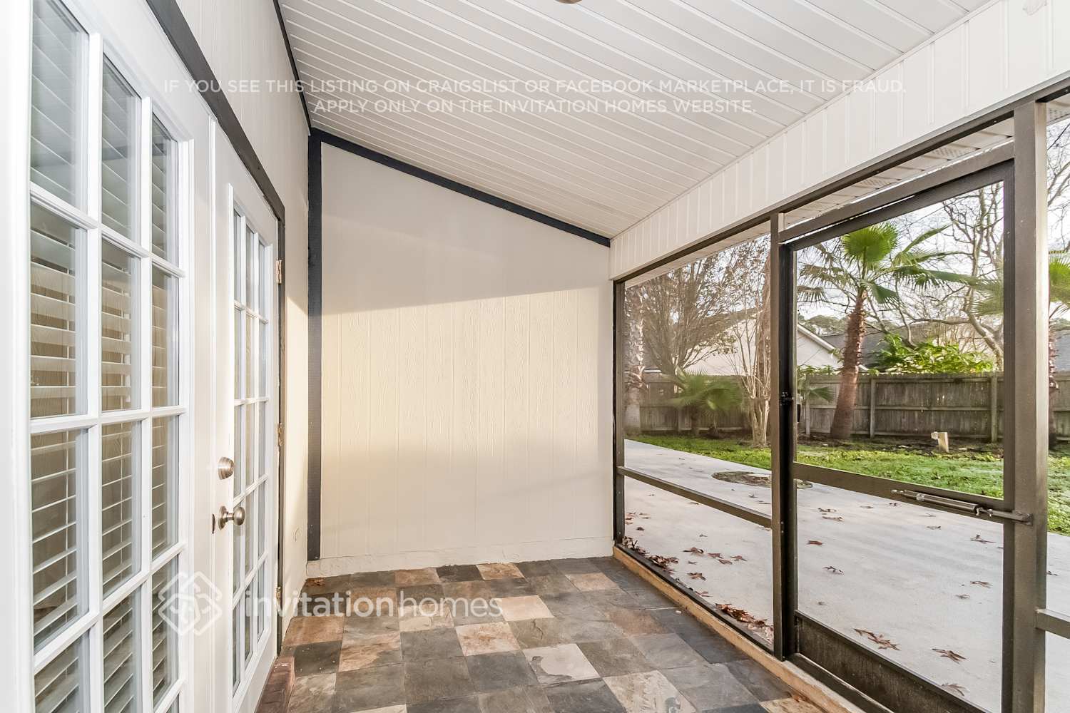 Building Photo - 863 S Lilac Loop