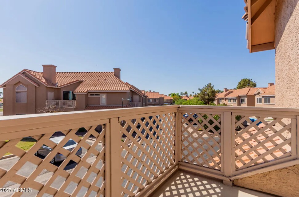 Building Photo - 1633 E Lakeside Dr