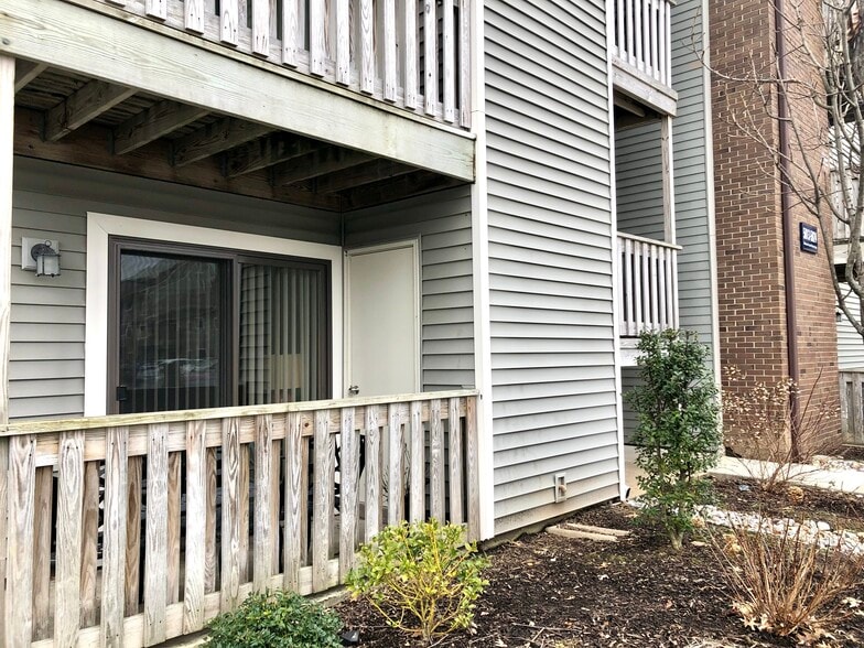 Building Photo - 5013 Ravens Crest Dr