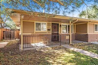 Building Photo - Updated 2 Bed 1 Bath Townhome in Clayton Neighborhood