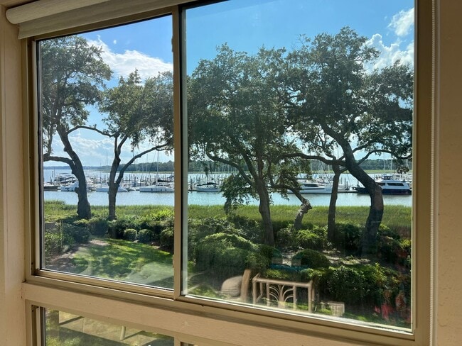Building Photo - Furnished Waterfront Condo in Hilton Head Plantation - Mariners Pt