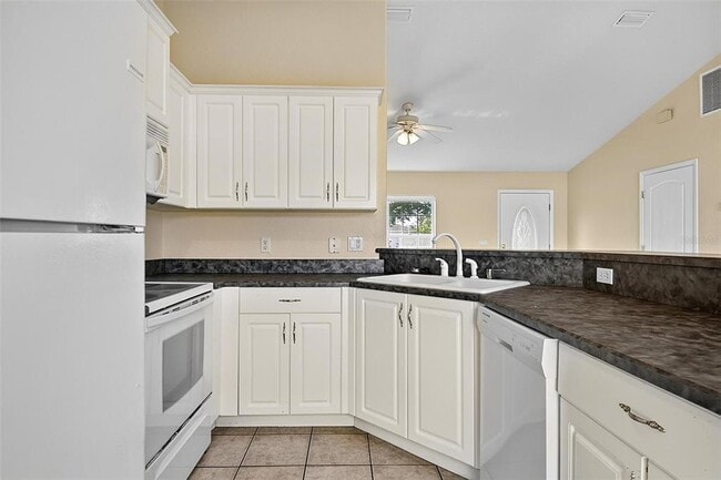Building Photo - 9 Lytton Ln