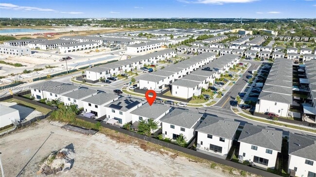 Building Photo - 275 NW 13th Pl