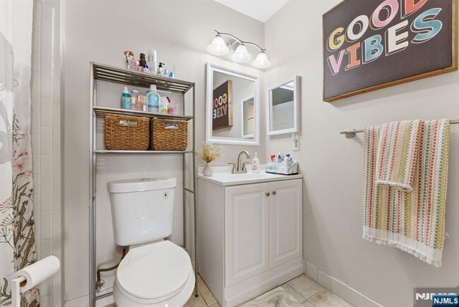 Building Photo - 774 Sassafras Ct