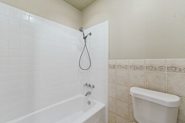 Building Photo - 3 bed house in NW OKC