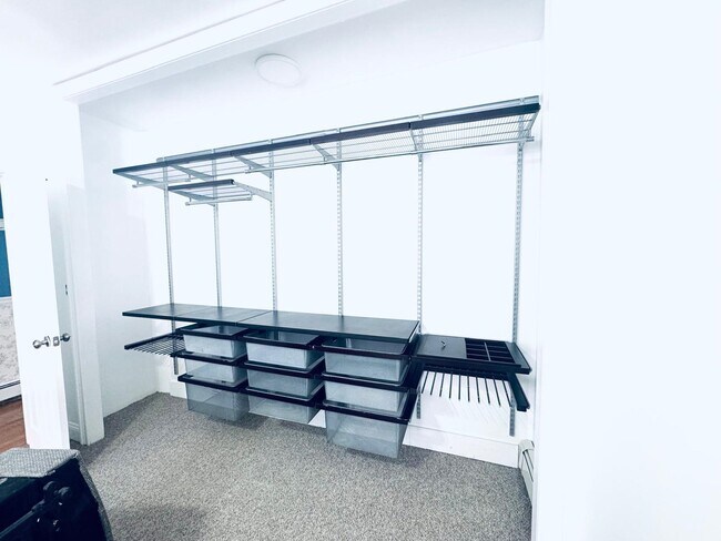 Building Photo - 63 Van Reypen St