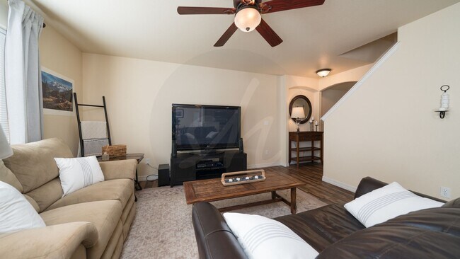 Building Photo - Fully Furnished Townhome in Park Haven Vil...