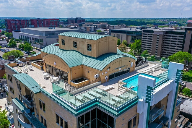 Apartment Building - Palisade Apartments