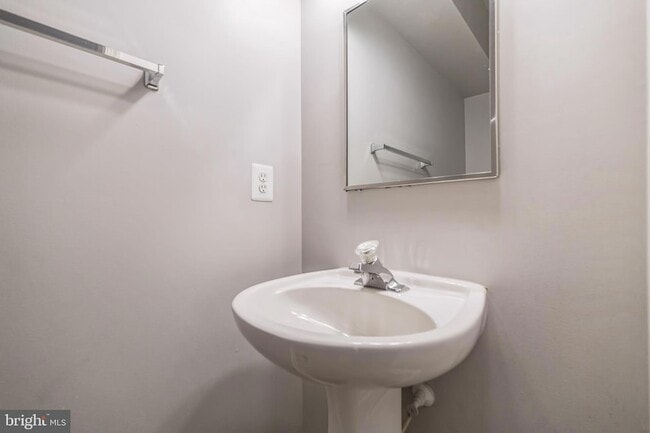 Building Photo - 3883 Zelkova Ct
