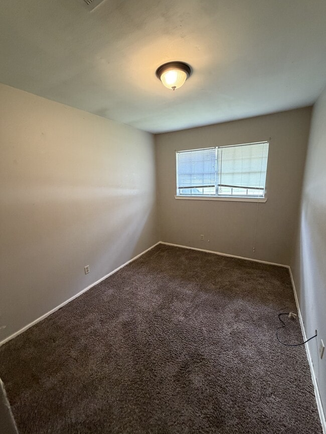 Building Photo - 6308 Frondosa Dr