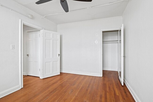 Building Photo - 28 E 16th St