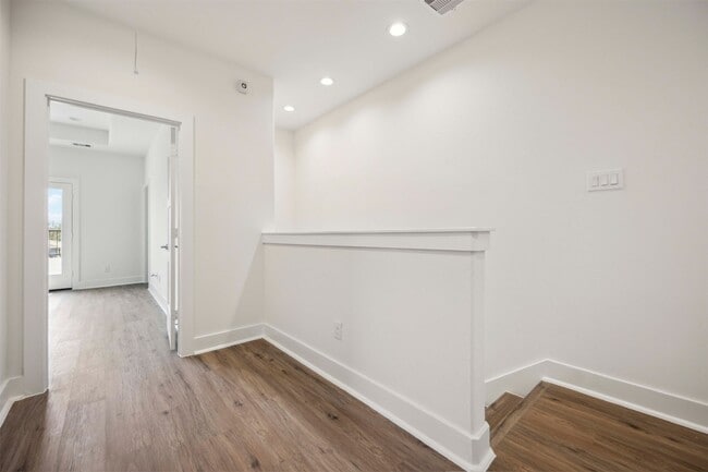 Building Photo - 3504 Caplin St