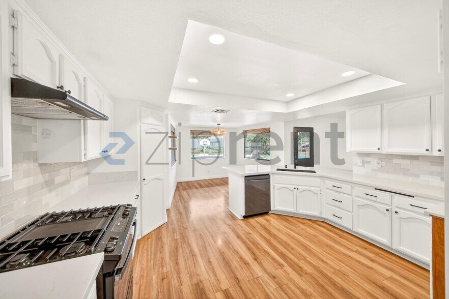 Building Photo - 7211 Amanda Way