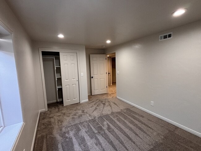 Building Photo - 627 E 700 N