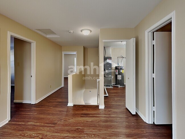 Building Photo - 1420 Dowell St