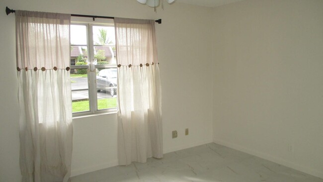 Building Photo - 194 Lake Susan Ln
