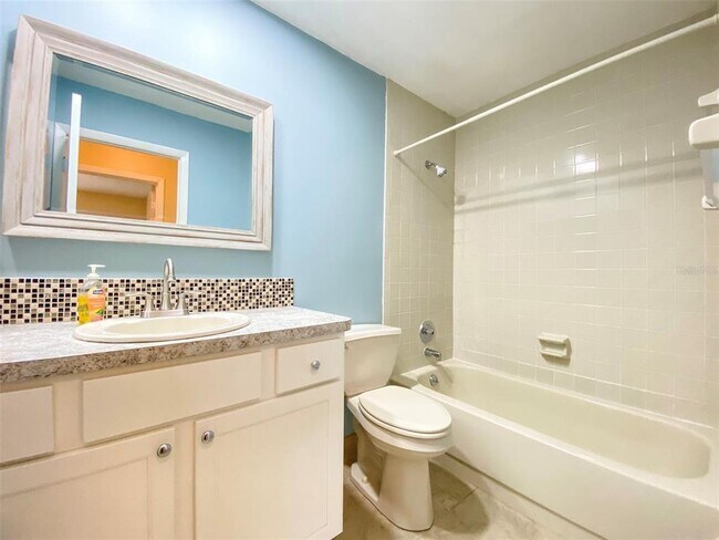 Building Photo - 5025 Barrington Cir