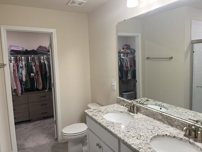 Building Photo - GREAT 3 bedroom 2.5 bath HOME IN WENDELL!