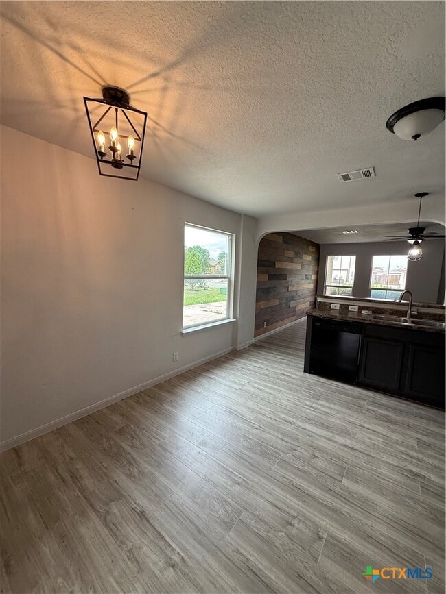 Building Photo - 426 Wind Gust