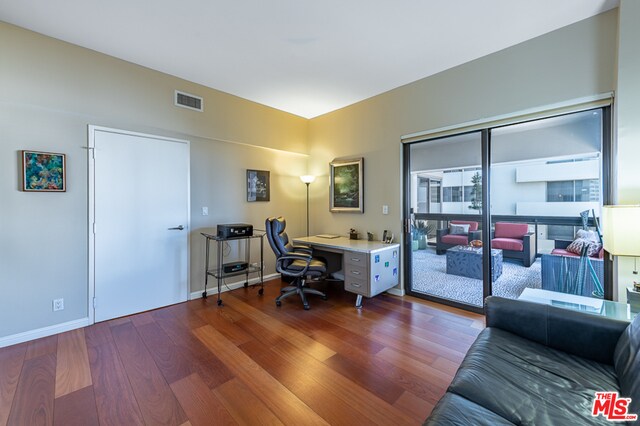 Building Photo - 10445 Wilshire Blvd