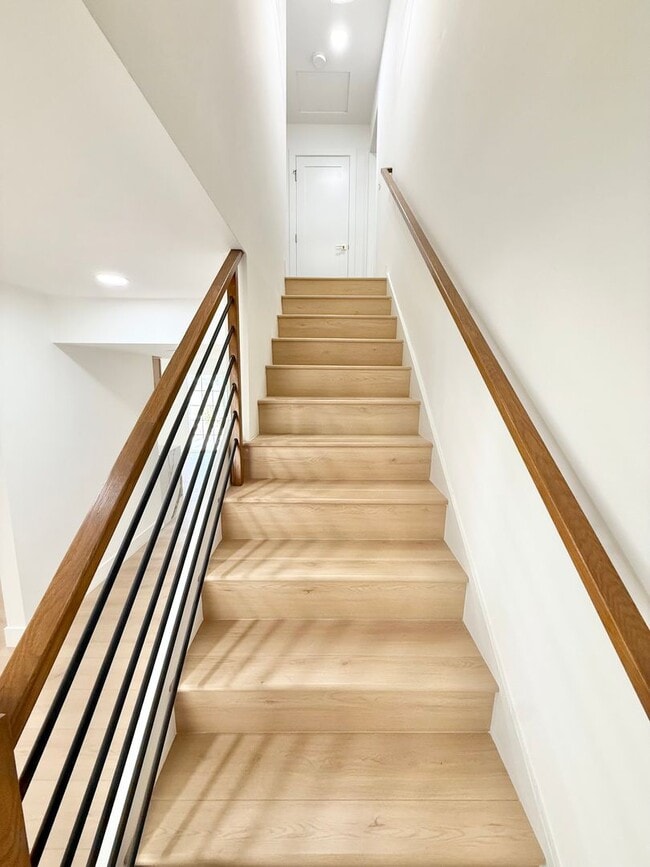 Building Photo - Fully Renovated Luxury Anaheim Residence | 4 Bed + 3.5 Bath | Dual Primary Suites |