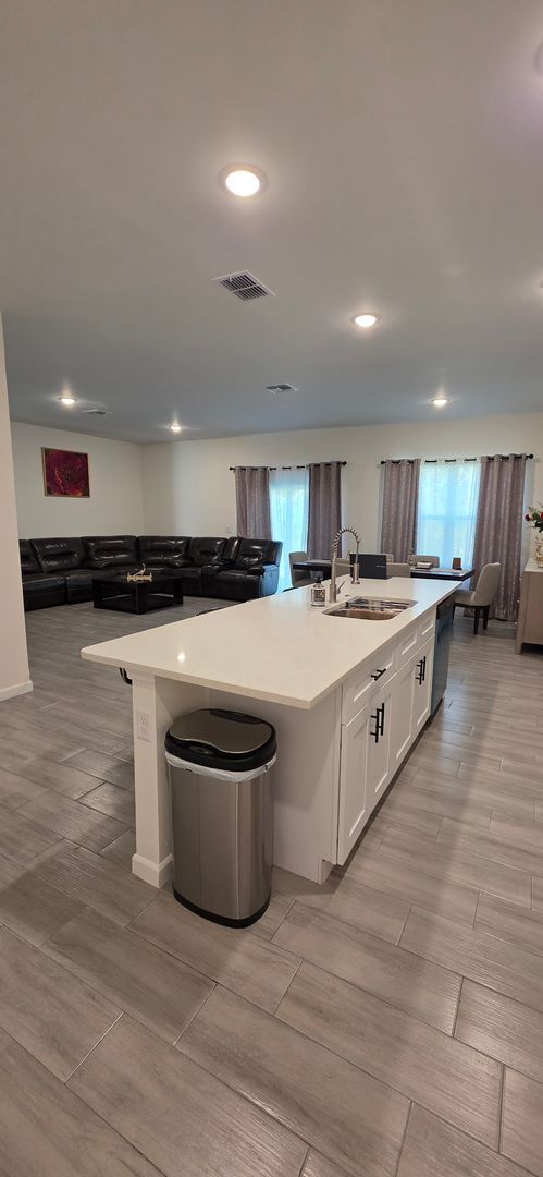 Building Photo - Brand New 4 bedroom House