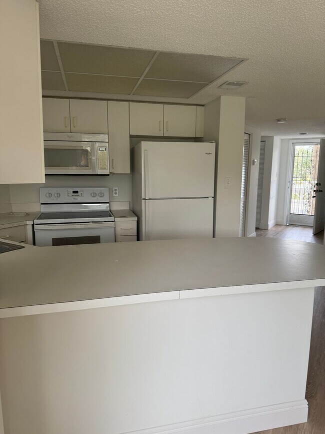 Building Photo - Quail Forest Condo For Rent - Awesome view of the Golf Course!