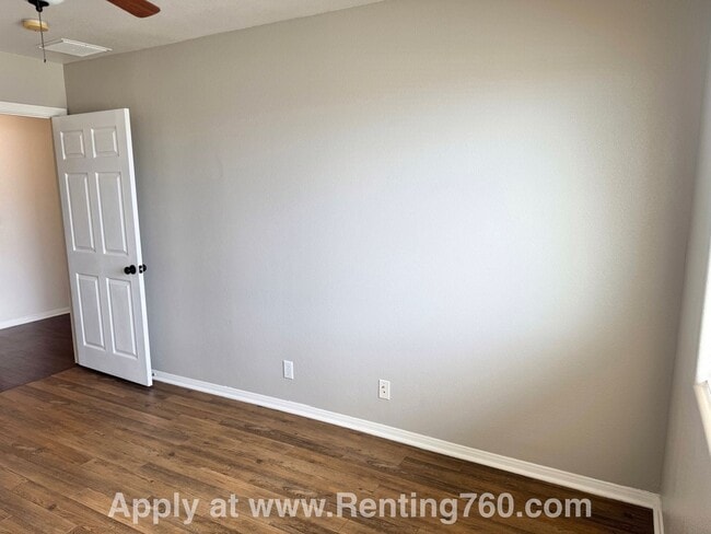 Building Photo - Rare and Spacious 4 Bedroom Indian Cove Home with Solar Panels!