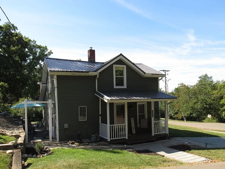 Building Photo - 151 Tanager St