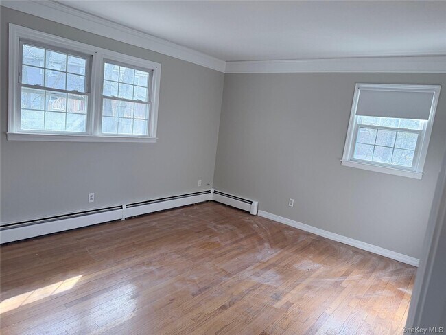 Building Photo - 12 Juniper Ln