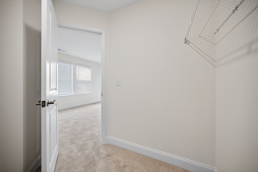 Building Photo - 16 Honeydew Wy