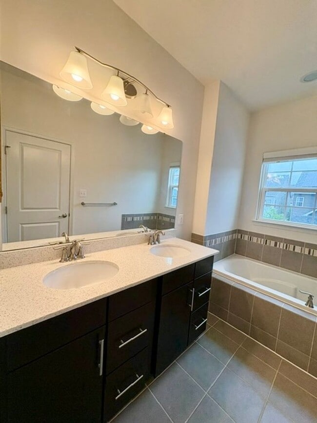 Building Photo - 12227 Majestic Maple Dr